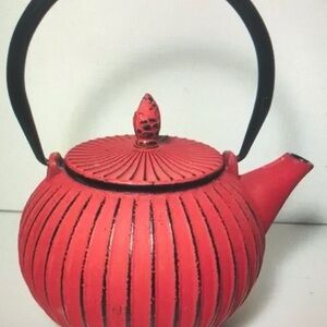Japanese Ribbed Cast Iron Teapot Red Excellent Condition